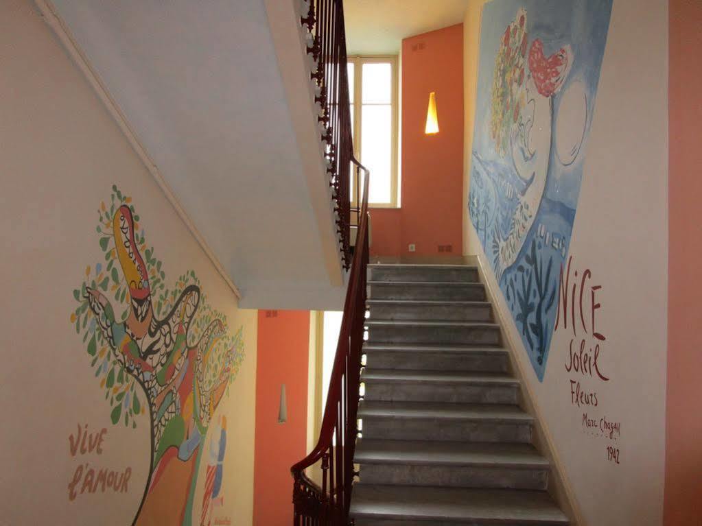 Du Centre, Un Ammi Hotel