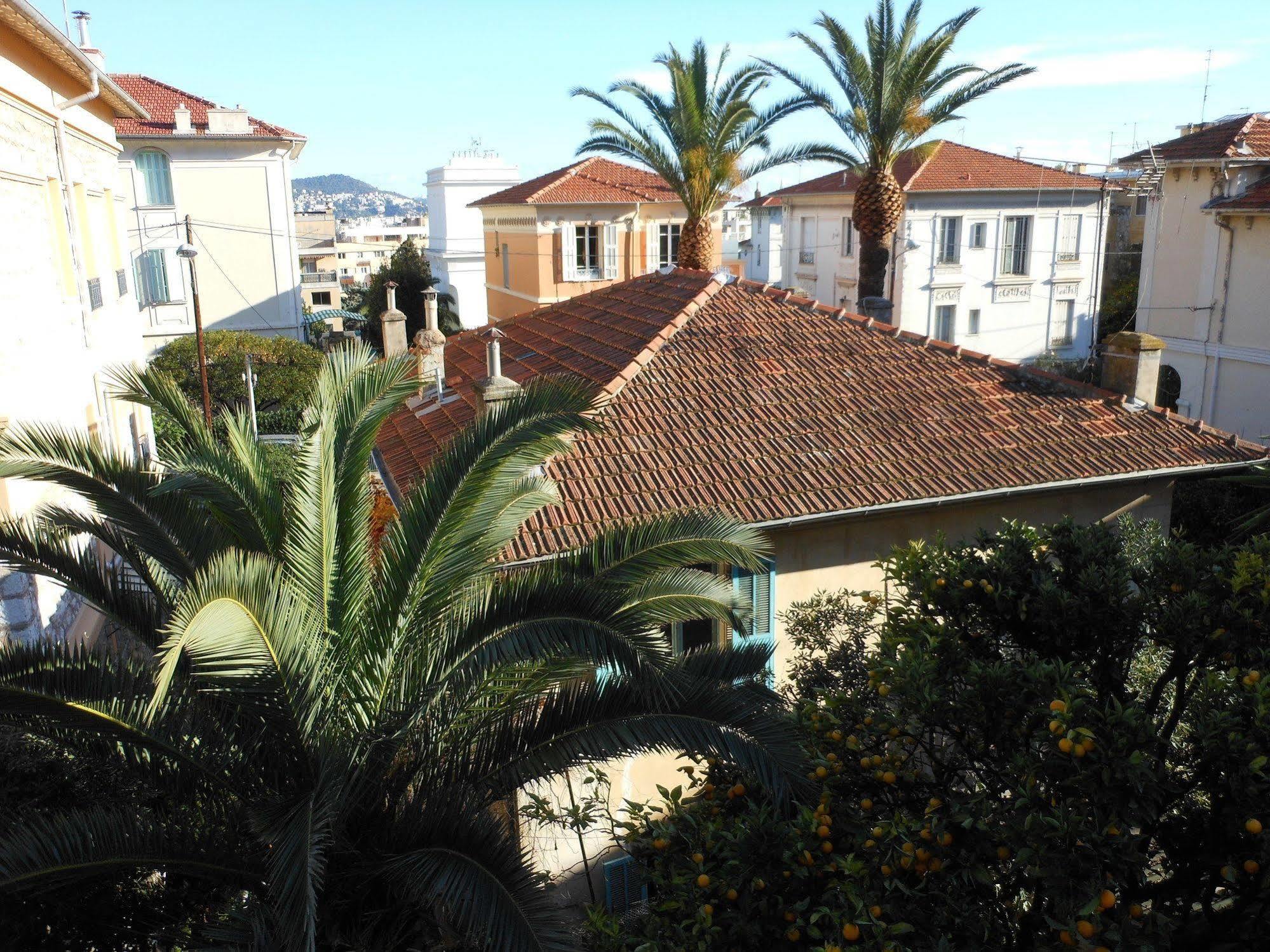 Les Cygnes Hotel