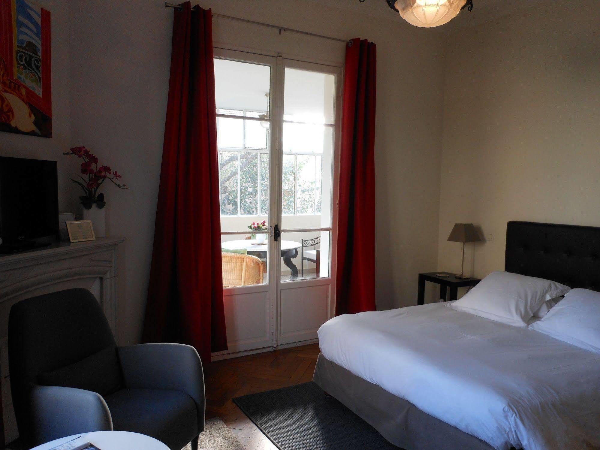 Les Cygnes Hotel