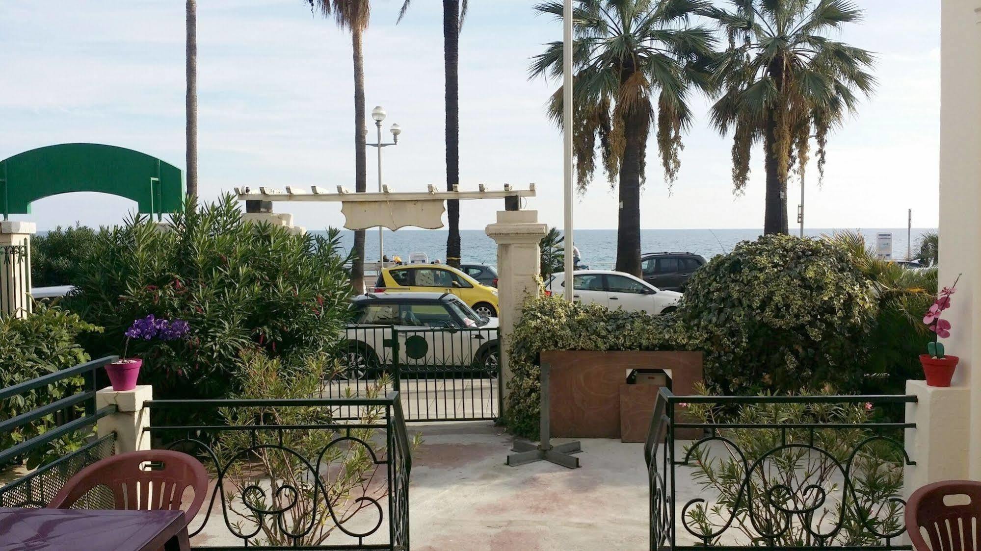 Flots D'azur Promenade Des Hotel