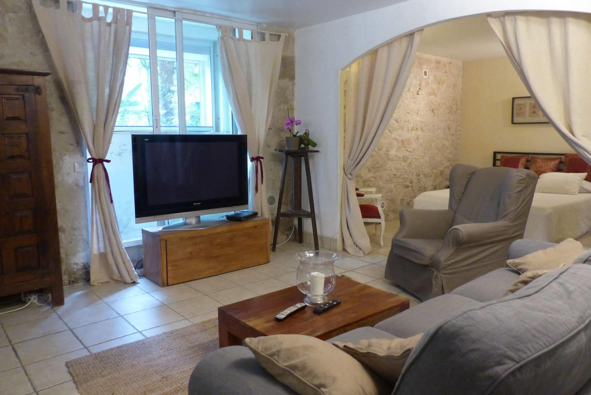 Maryluna Apartment *