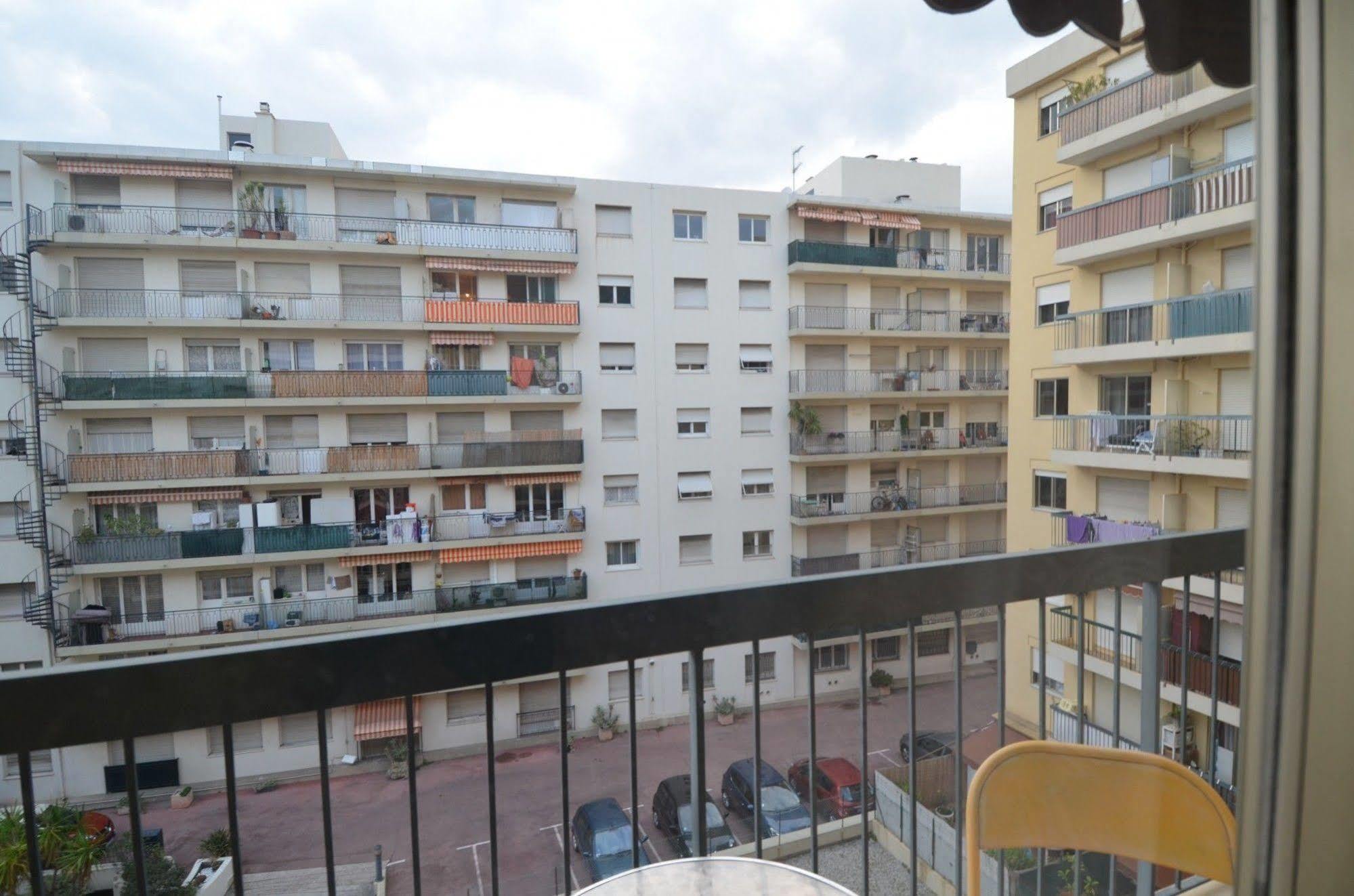6 Personnes Avec Terrasse Le Port Apartment