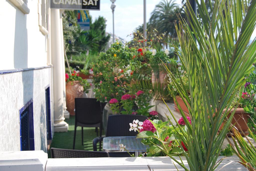 Azur Hotel