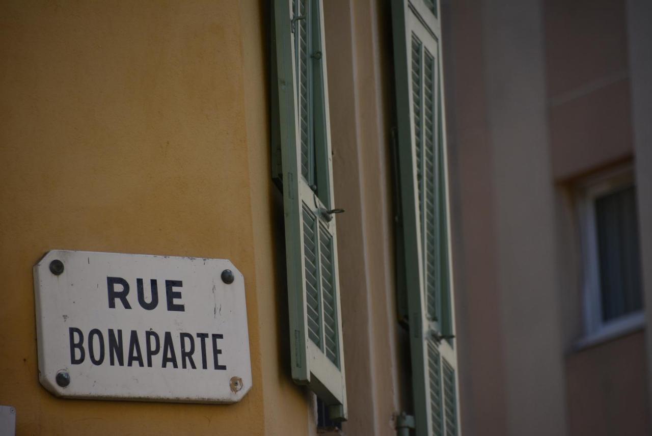 Be Our Guests In Port Bonaparte Apartment Nice