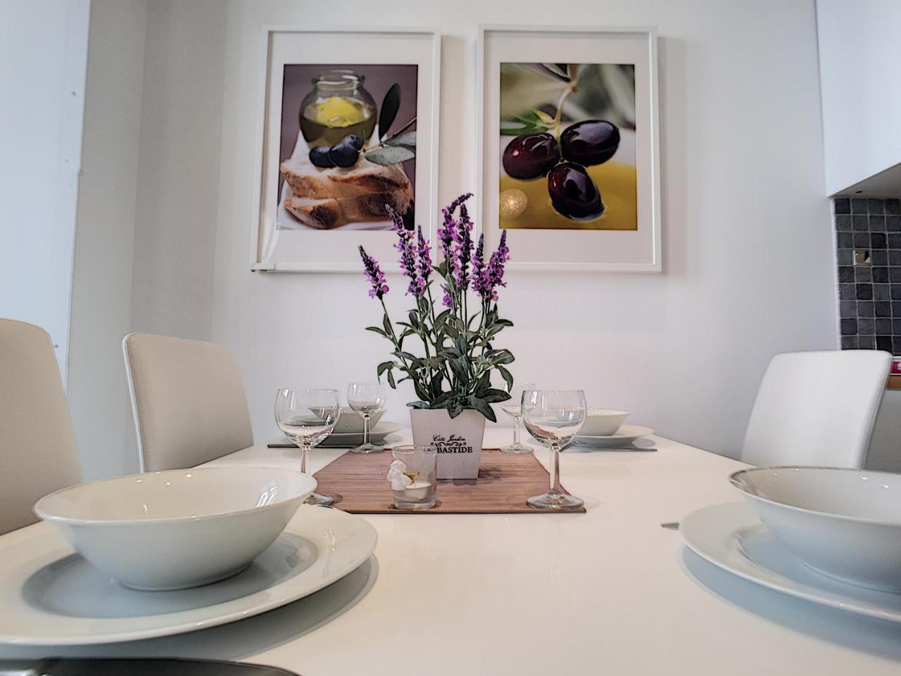 Nestor&jeeves - Provence Terrasse - - By Sea - South Terrace Apartment *