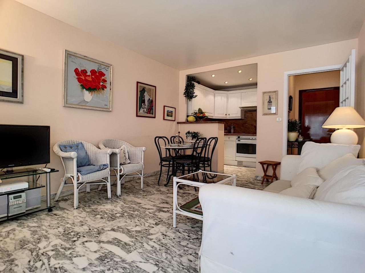 Le Parnasse - 1 - Centre Apartment *