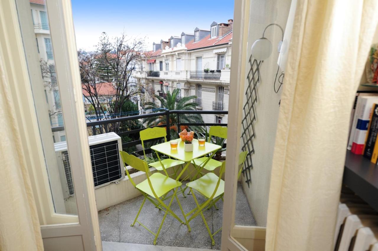 Mini Miro Five Stars House *