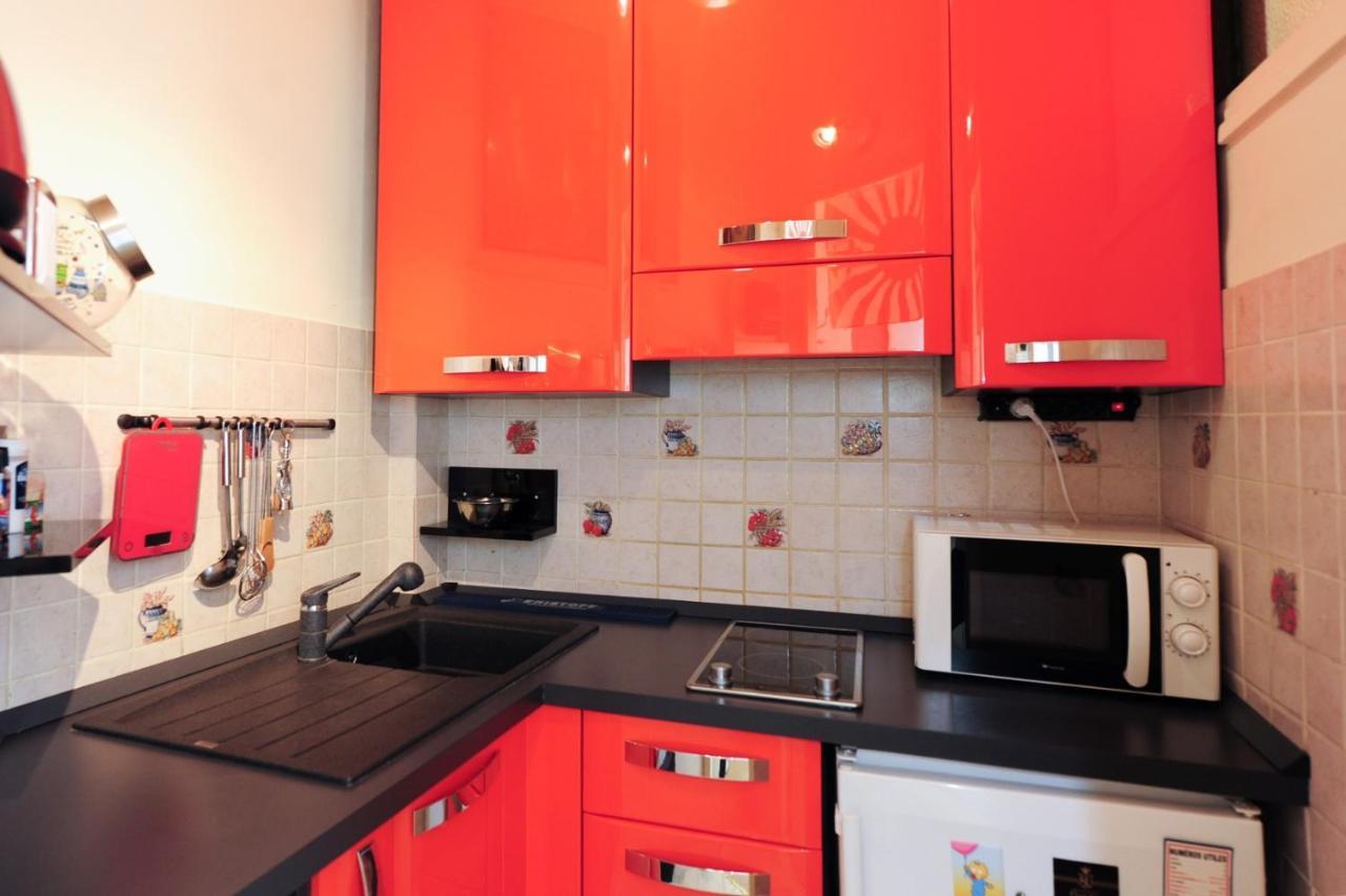 Mini Miro Five Stars House