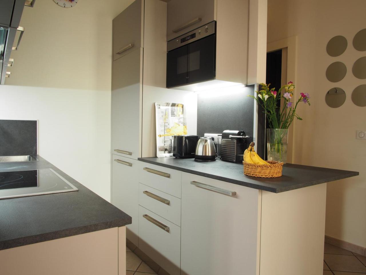 Centre - With Balcony And Stunning Sea View! Apartment