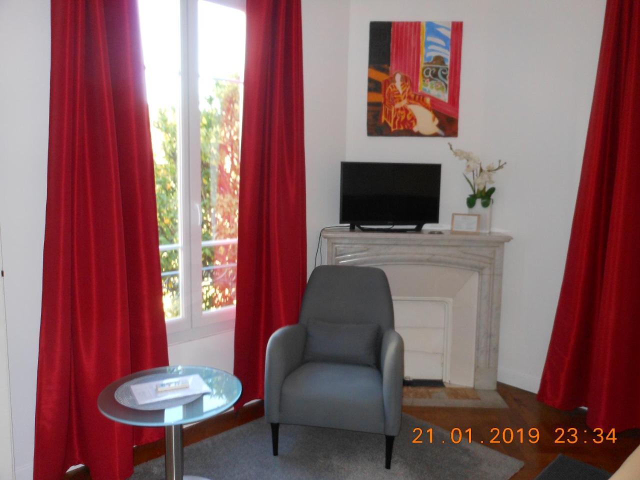 Les Cygnes Hotel 3*