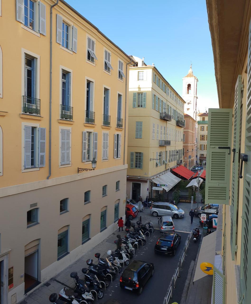 - Cours Saleya Gassin