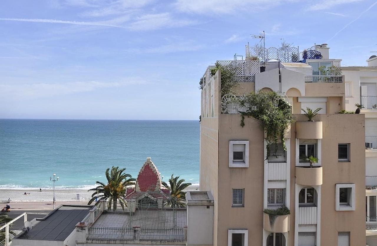 Sunlight - Parisian Bleu - Calm With Sea View