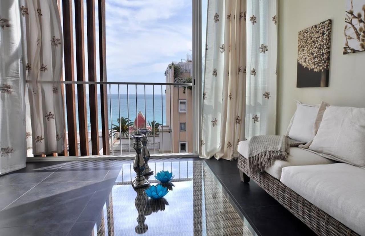 Sunlight - Parisian Bleu - Calm With Sea View *