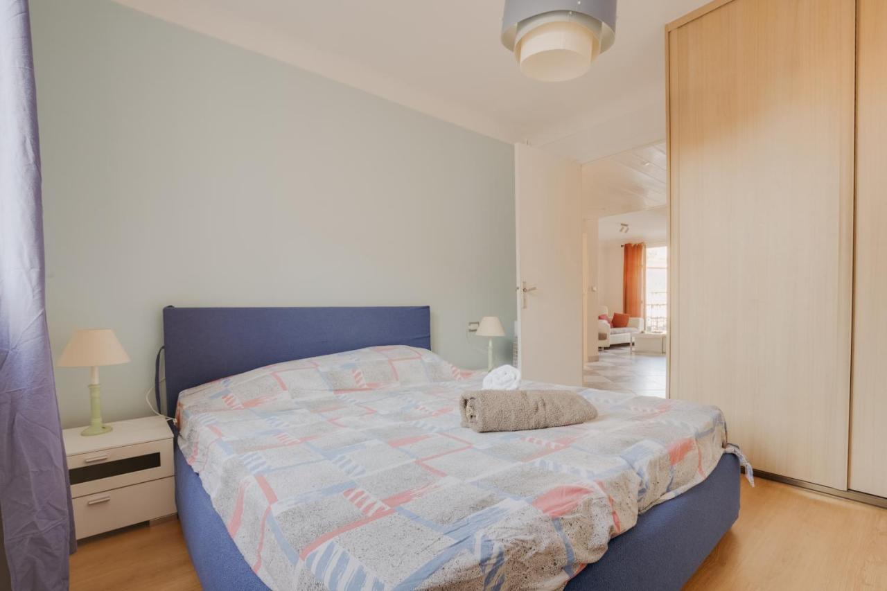 Charming Flat In The Middle Of *