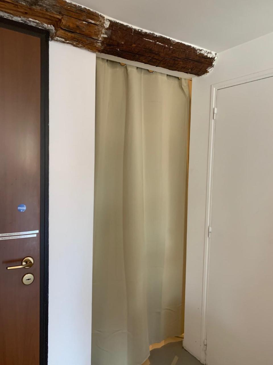 Apartment Ross 5- F2, Lumineux, Balcon, Loft, Clim, Vieux-nice Nice