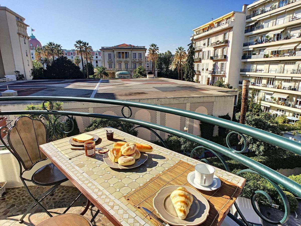 Nestor&jeeves - Flora - Promenade Des -