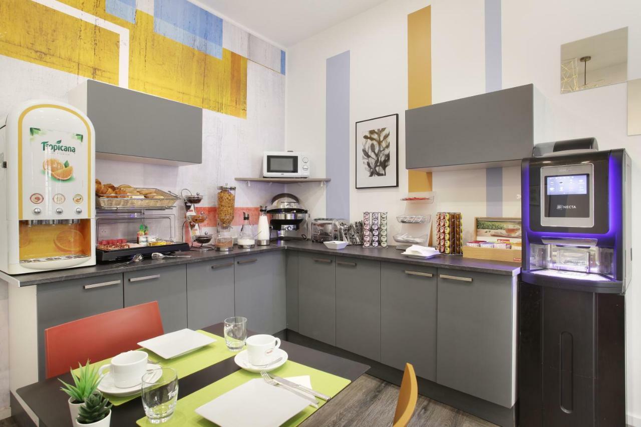 Alcove Hotel