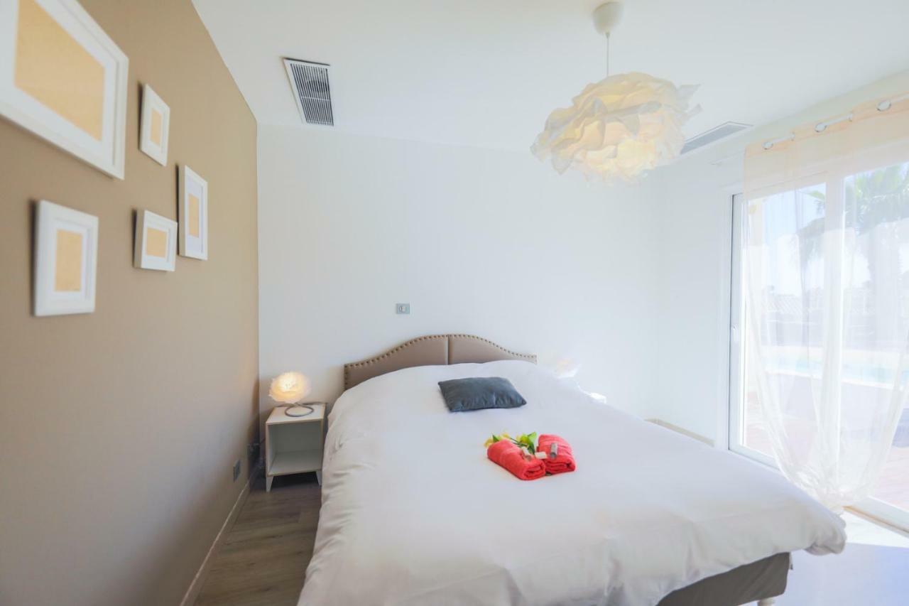 Villa Corniche D'argent - *
