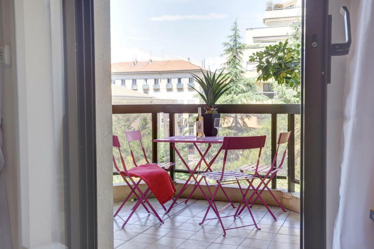 Appartement Grand H -f2, Face Vieux- Nice, Terrasse, Ascenseur, Climatisation, Terrace - Center Nice