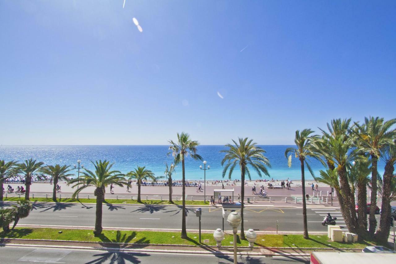 Promenade - Sea Front Palatin Apartment *