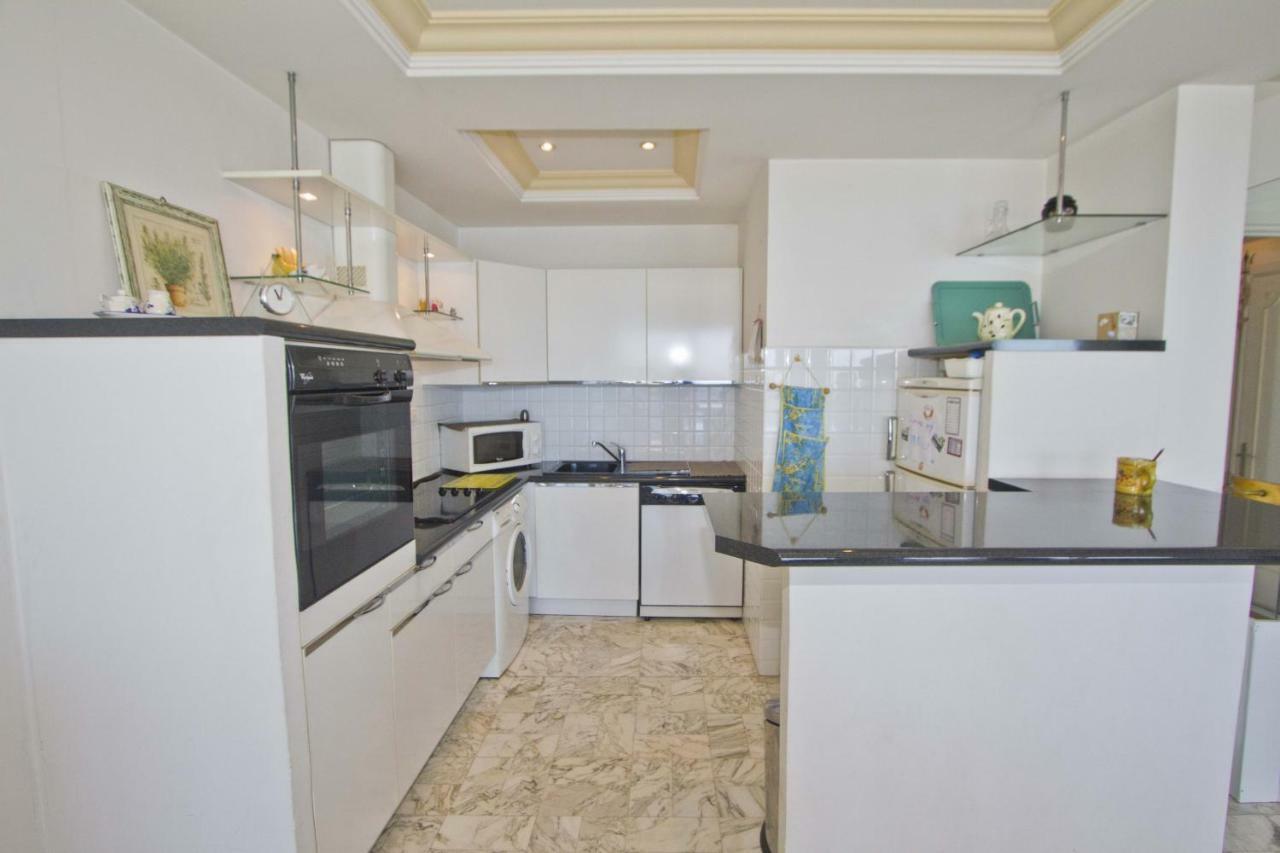 Promenade - Sea Front Palatin Apartment