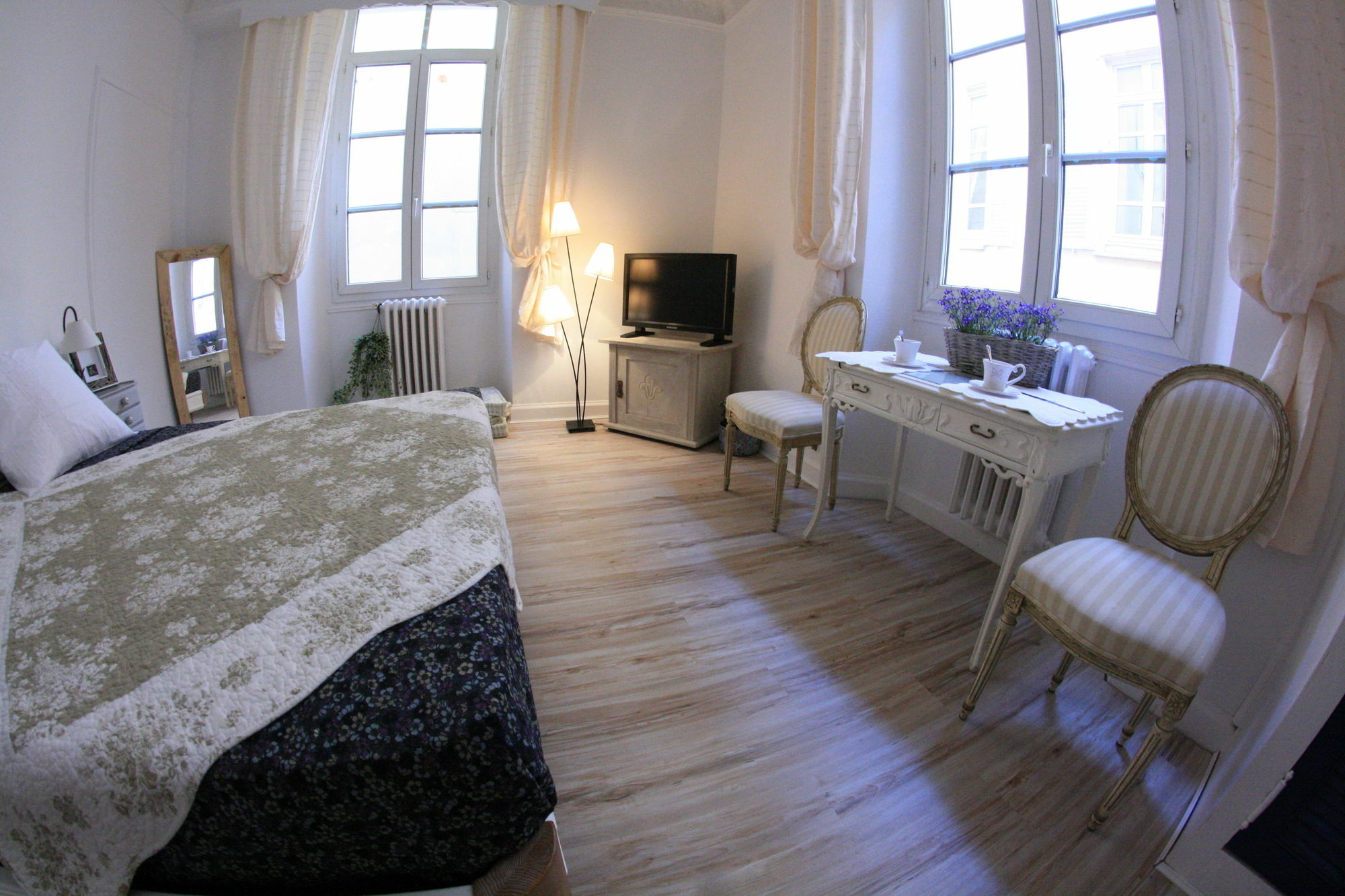 L'oustaria 3 Bedrooms Apartment, Old Town Nice