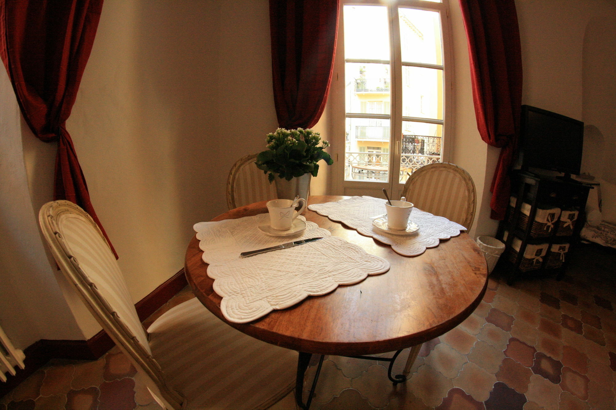 L'oustaria 3 Bedrooms Apartment, Old Town Nice