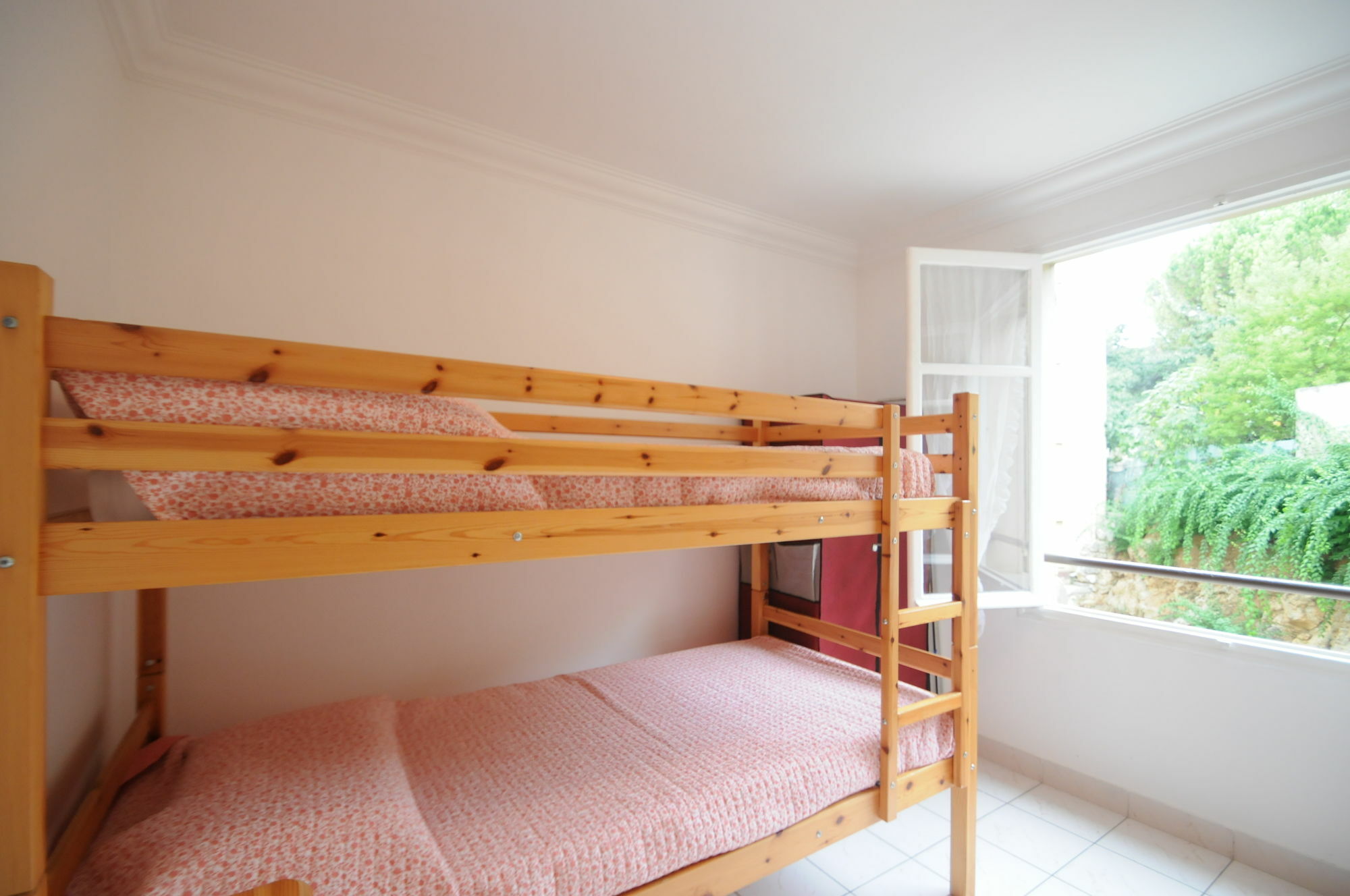 L'aiglon Apartment *