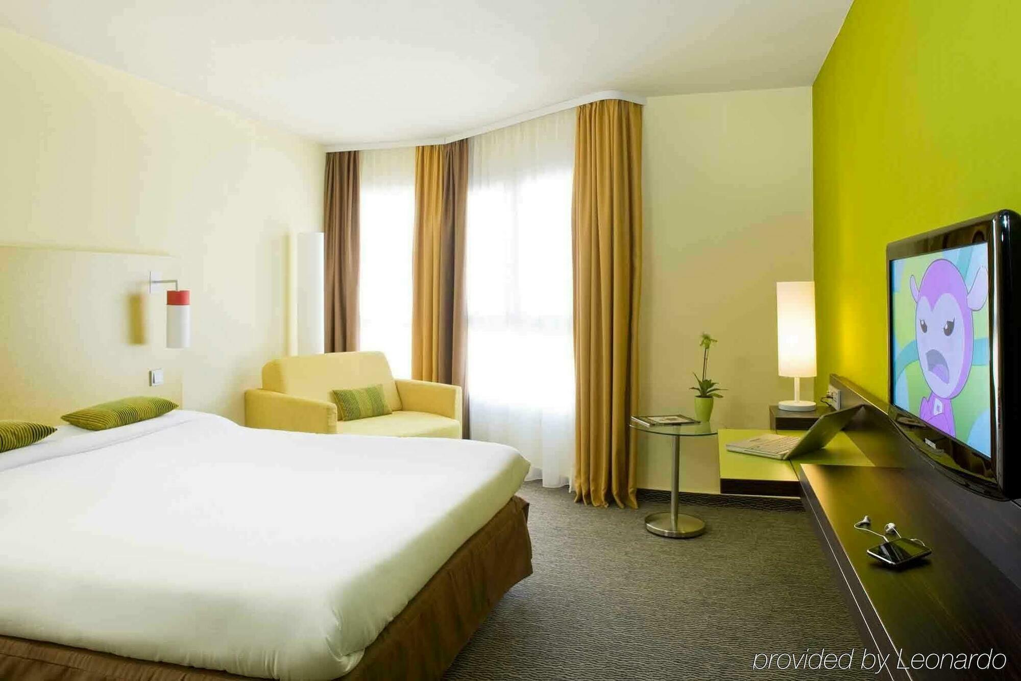 Ibis Styles Centre Port Nice