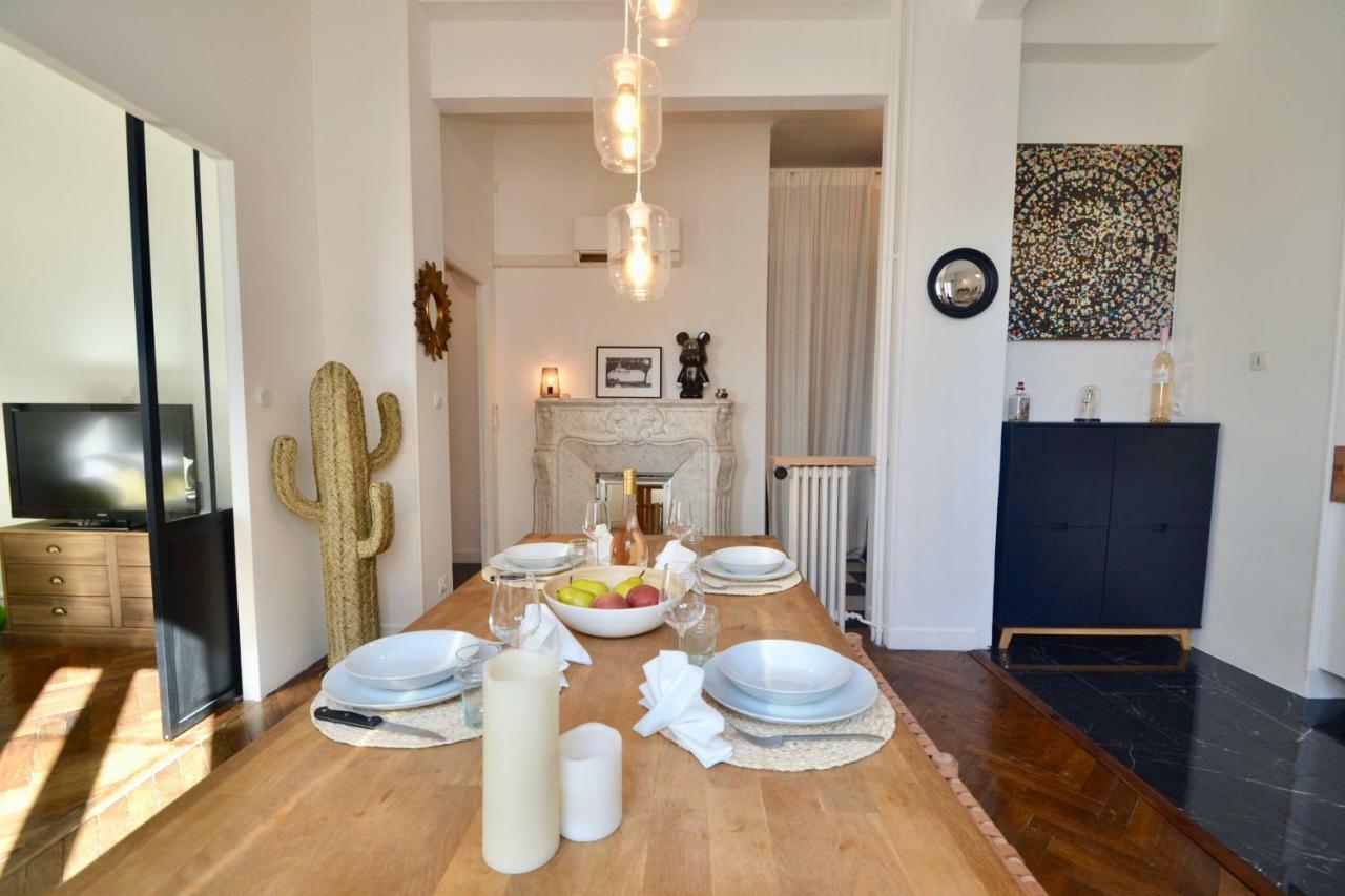 Apartment Le St Francois - Gorgeous Apt Art-deco,lift, A/c, 20 Meters Beach