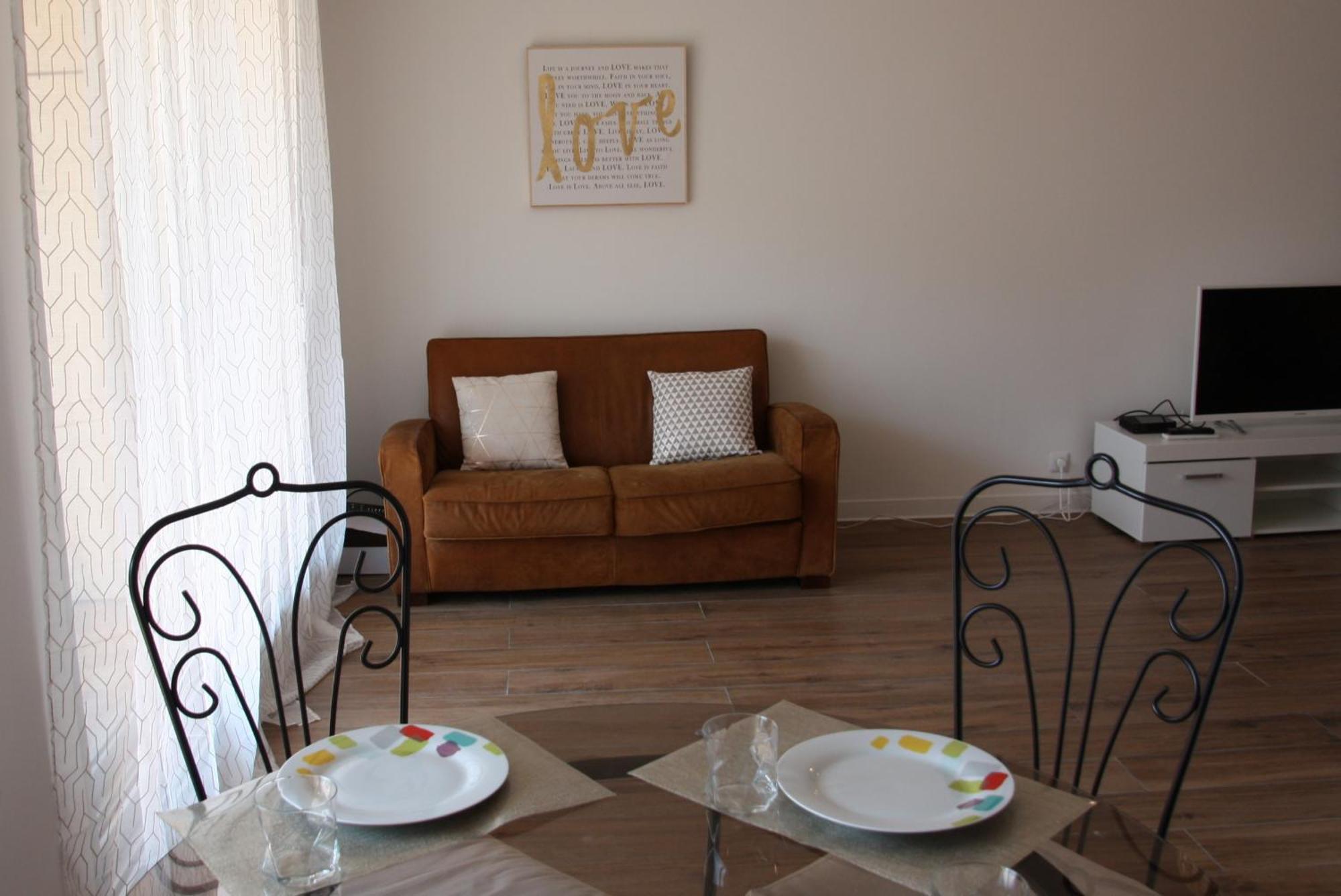 Le Renoir Apartment *