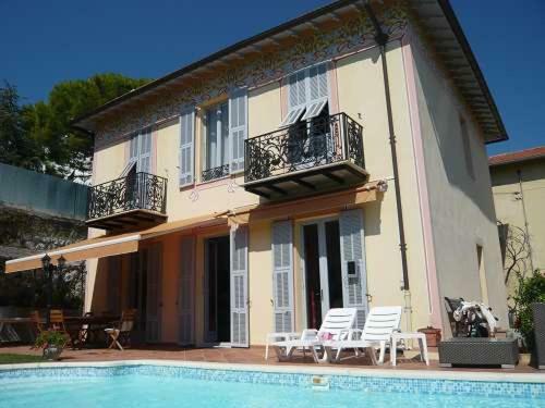 Les Pervenches Bed & Breakfast