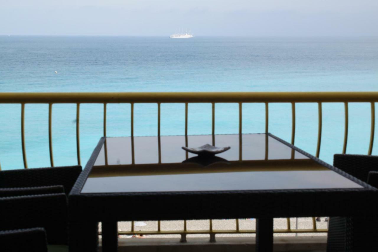 Beachfront Promenade Des Apartment Nice