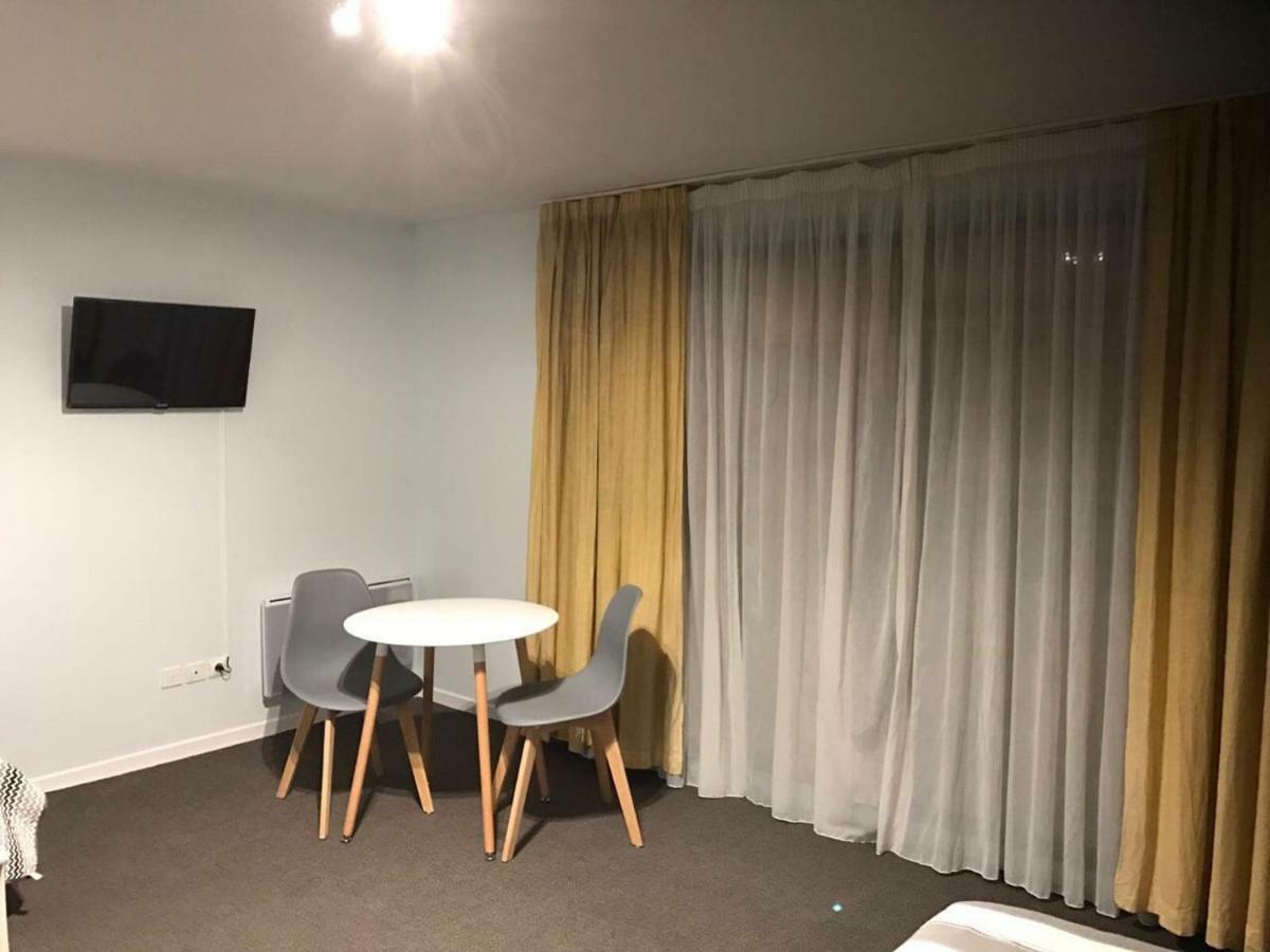 17 Avenue Des Fleurs Apartment