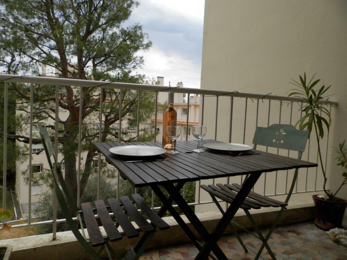 Apartment Les Pins . 2 P Calme Et Terrasse Nice