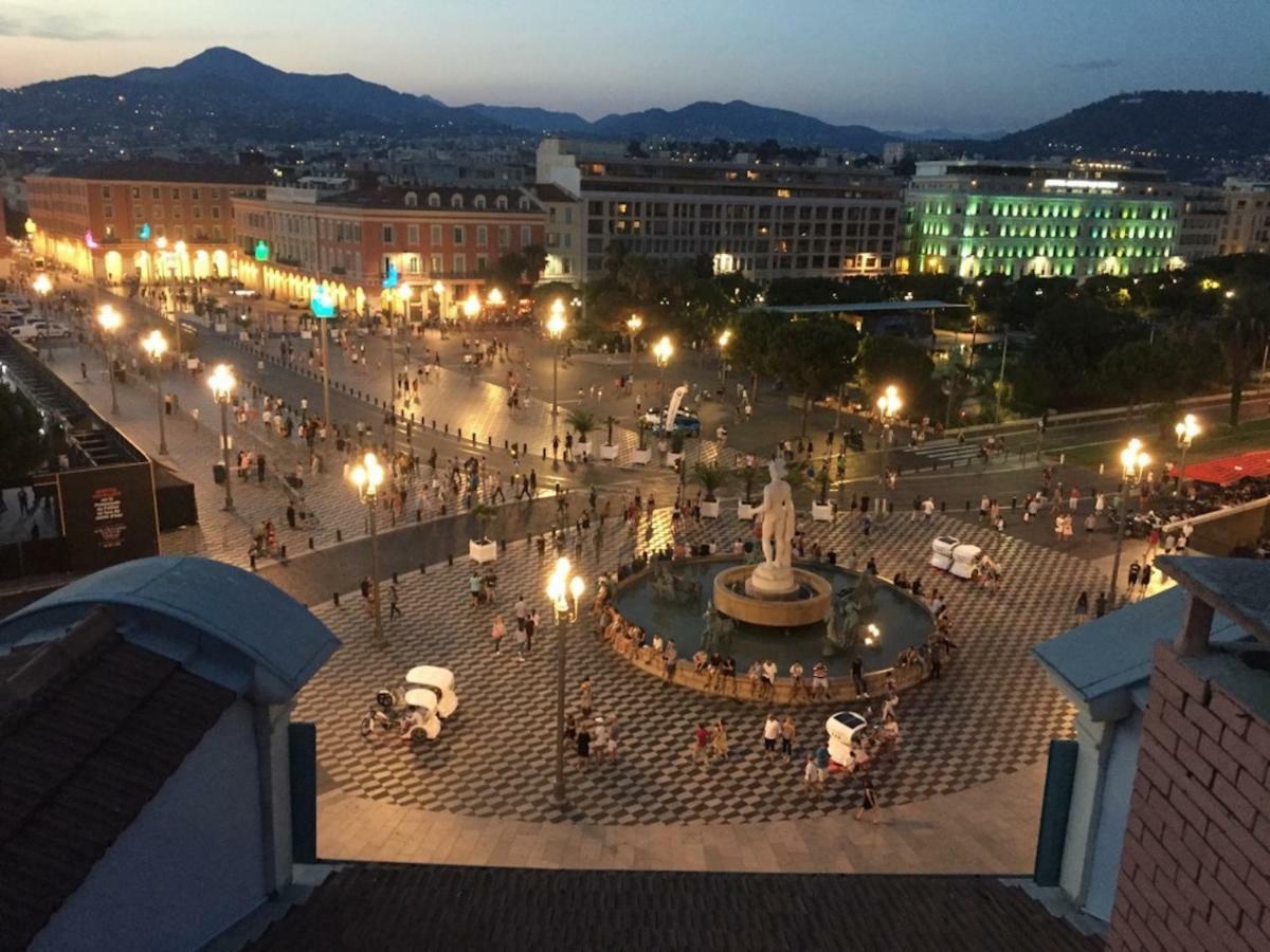 On Place Massena Apartment