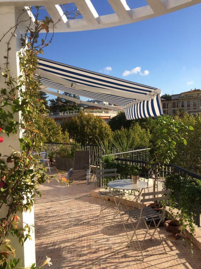 Terrasse Vue / *