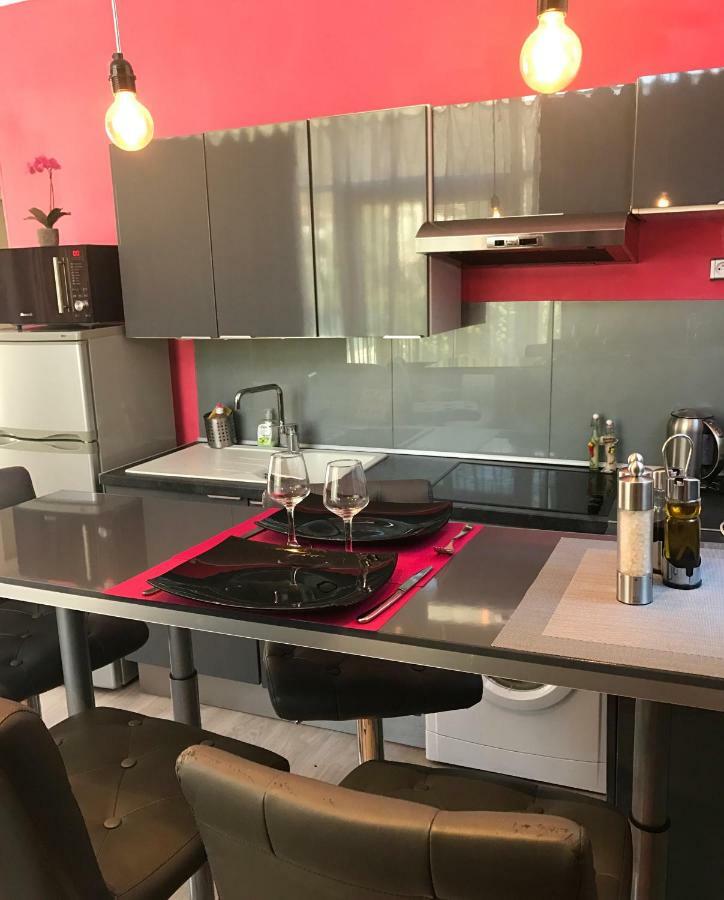 Pink Flat Nice