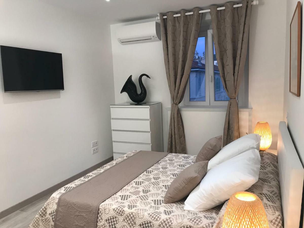 Alyon Apartment *