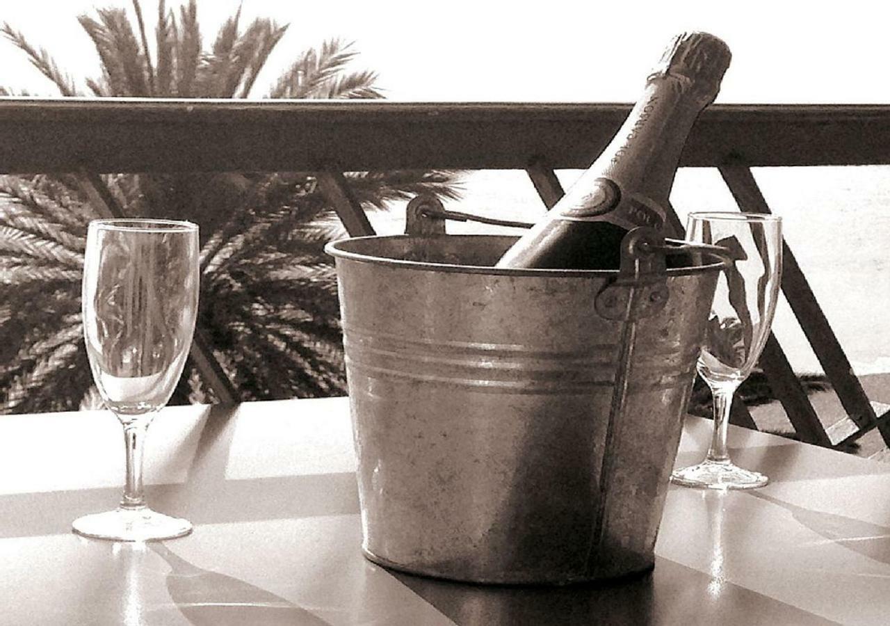 Promenade Des Apartment