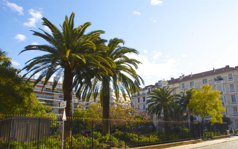 Aria Hotel 3*