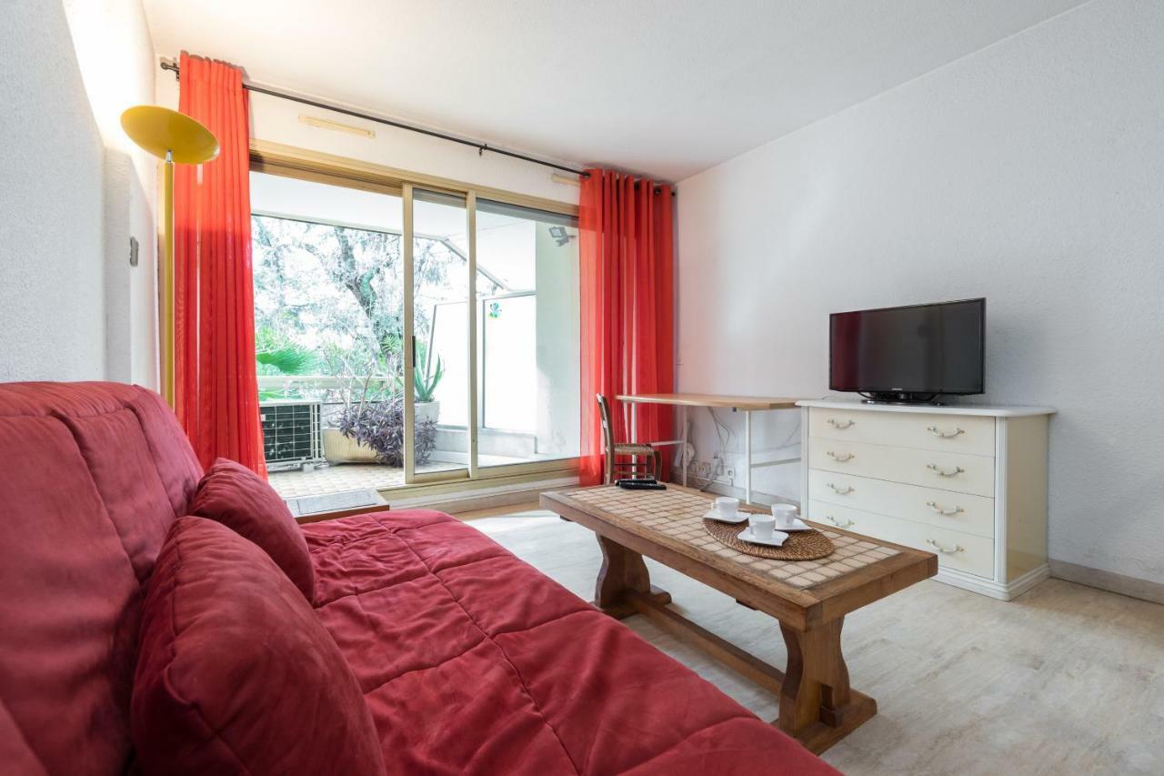 Centragence - Bosquet - With Spacious Terrace Appartement