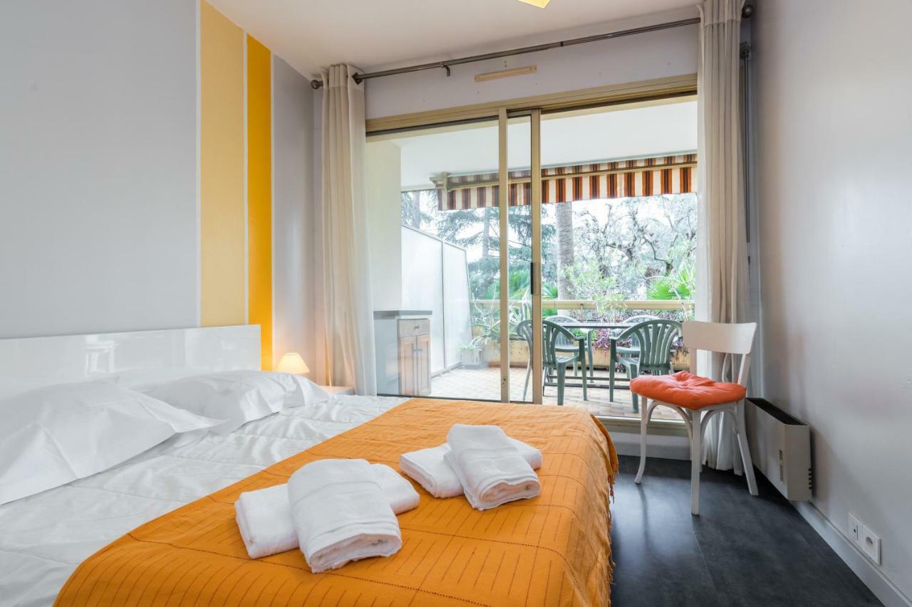 Centragence - Bosquet - With Spacious Terrace Appartement