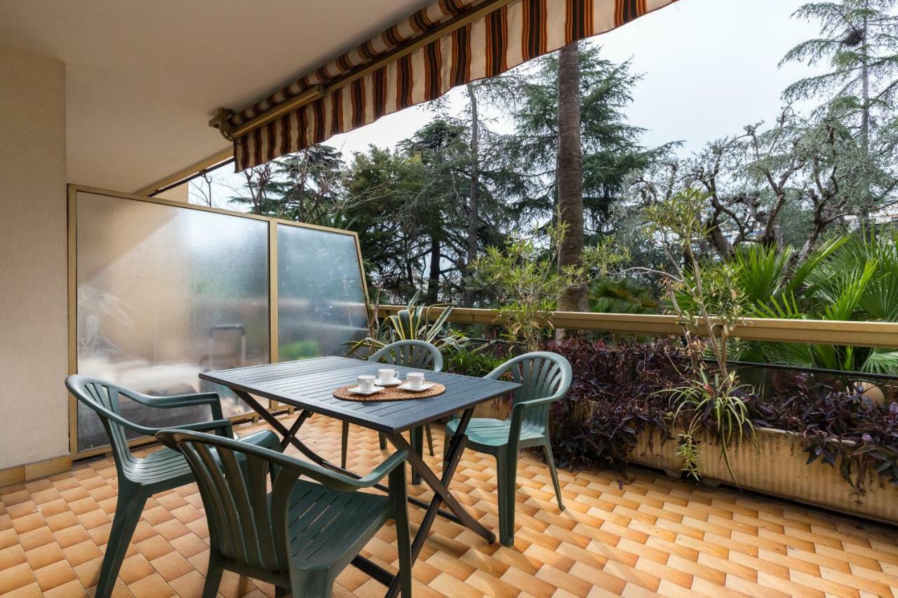 Centragence - Bosquet - With Spacious Terrace Appartement