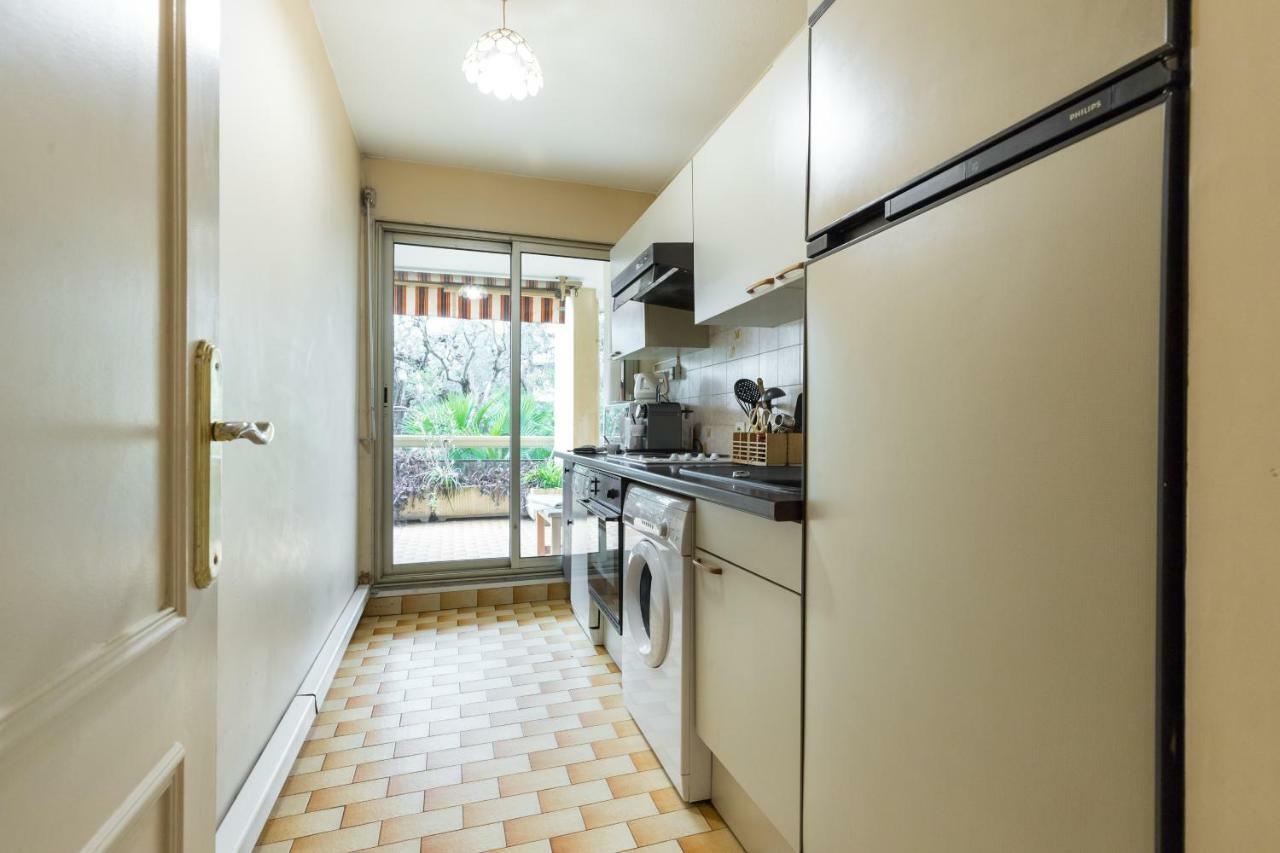 Centragence - Bosquet - With Spacious Terrace Appartement *