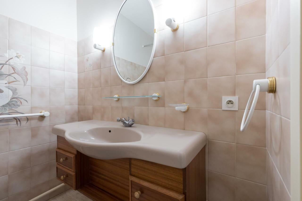 Centragence - Bosquet - With Spacious Terrace *