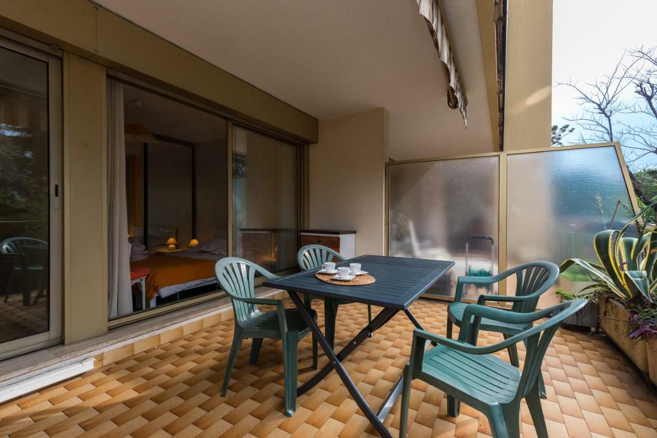 Centragence - Bosquet - With Spacious Terrace