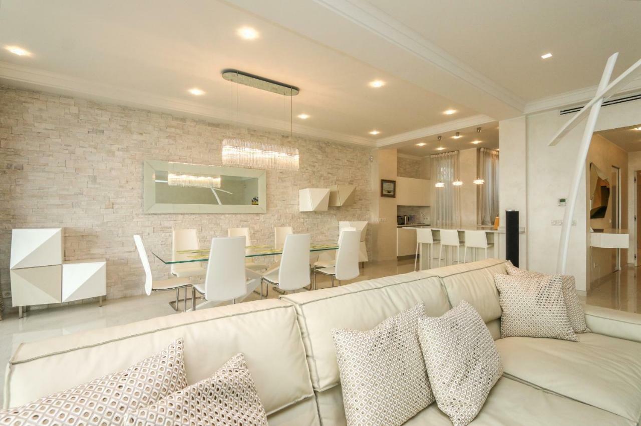 Seafront Modern Apartment