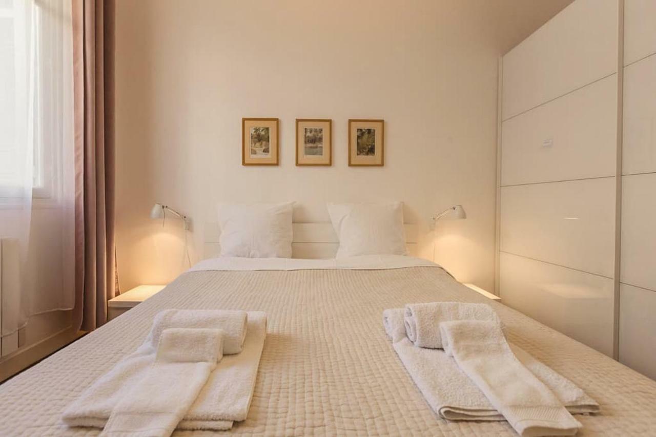 Appartement Center Nice,1 , 2 Balcons *