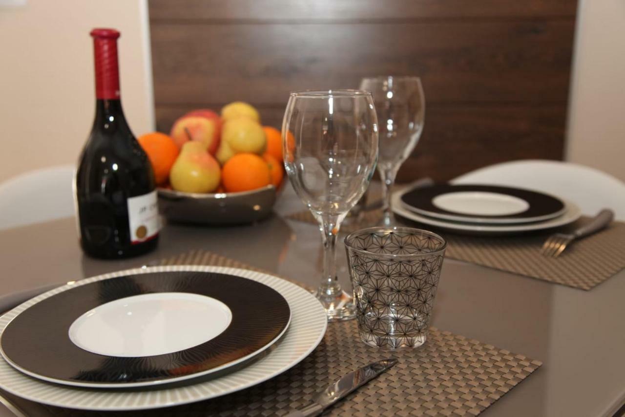 Stylish 2 Flat 60 Meters To The *